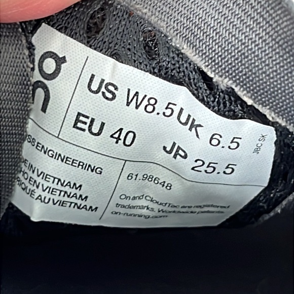 On Running Men's Cloudstratus Running Shoes - White and Blue SOLD OUT - Picture 10 of 10